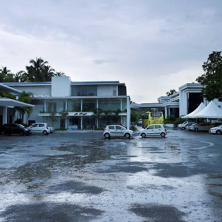 Treebo Trend Al Saj Convention Centre Kazhakuttam Kültér fotó