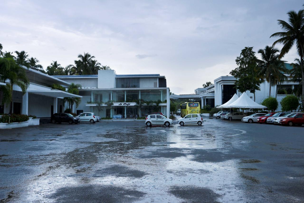 Treebo Trend Al Saj Convention Centre Kazhakuttam Kültér fotó